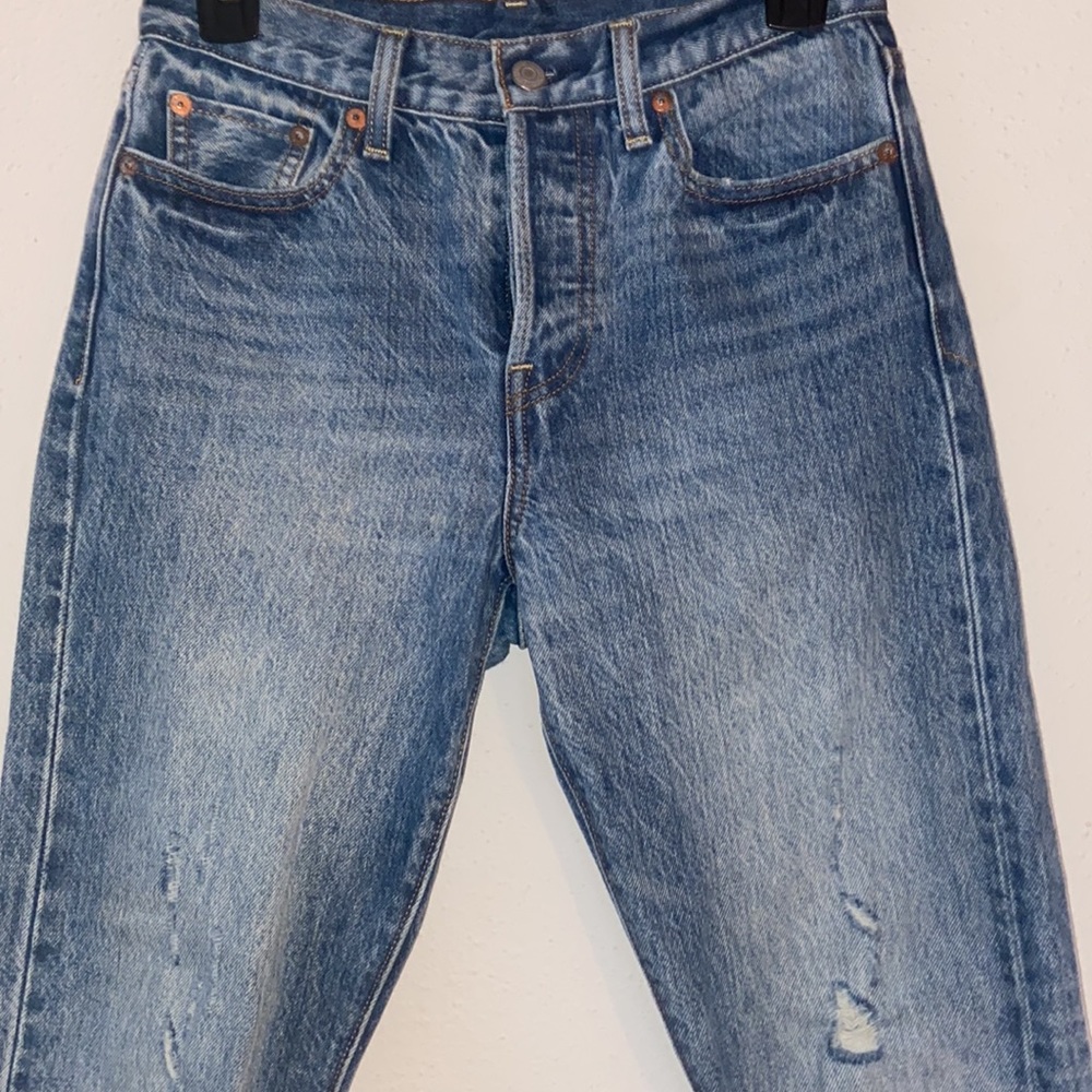 Levis 501 medium dark wash